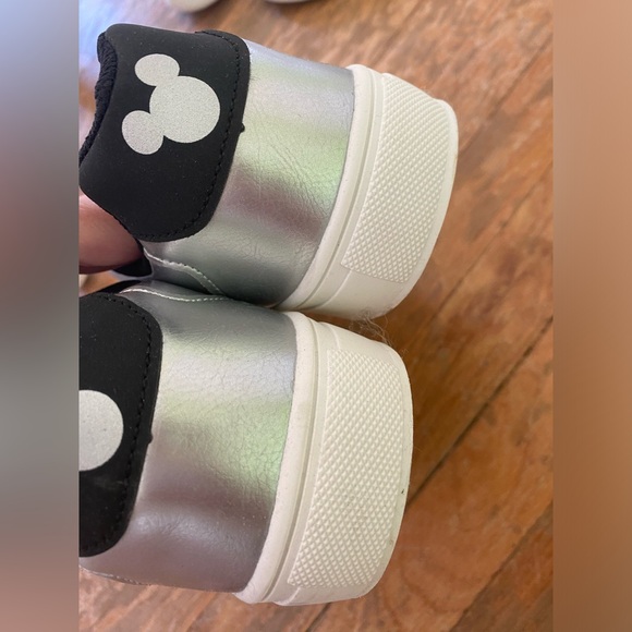 Disney Mickey Mouse silver sneakers size 9 - Picture 5 of 9